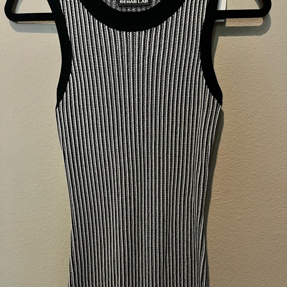 Rehab Lab Black & White Striped Sleeveless Bodycon Dress Size Large Tassels - Picture 6 of 10
